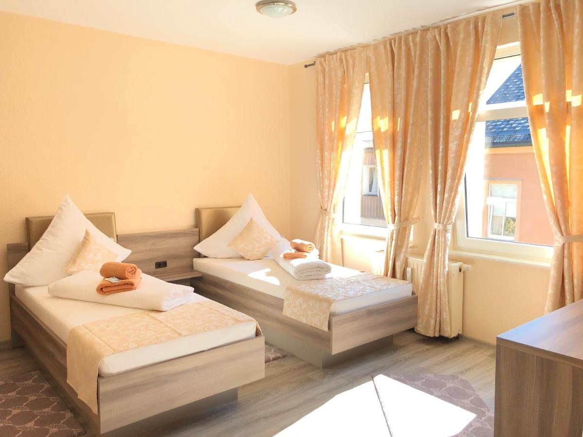 Adorf Pension Goldenes Vogtland מראה חיצוני תמונה